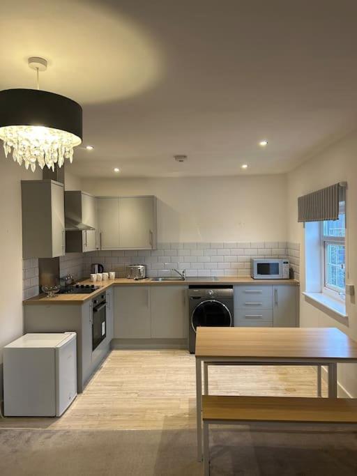 Luxury Countryside Stay - Waters Upton, Telford Bagian luar foto