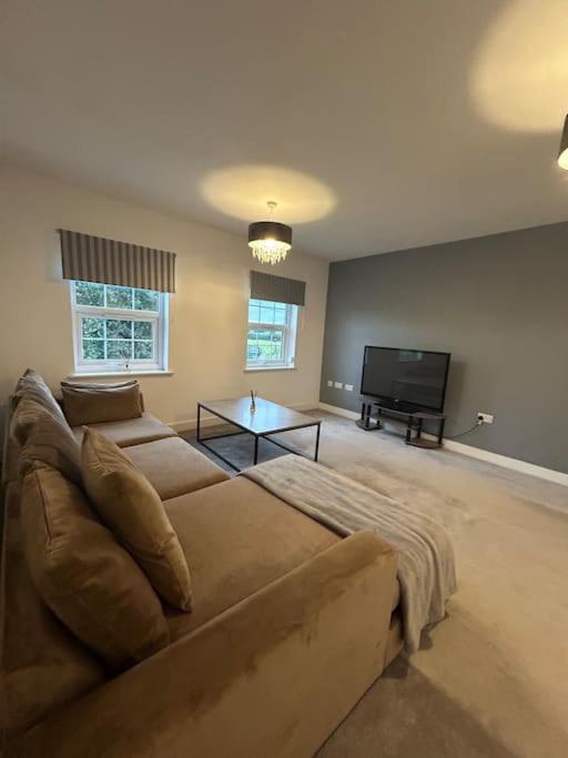 Luxury Countryside Stay - Waters Upton, Telford Bagian luar foto