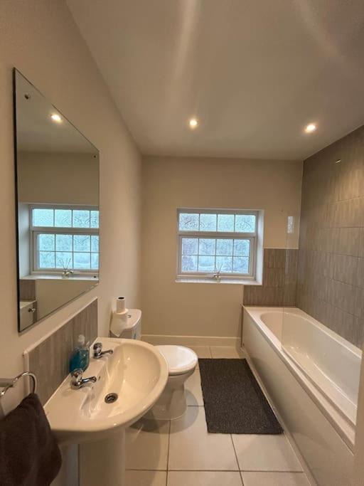 Luxury Countryside Stay - Waters Upton, Telford Bagian luar foto