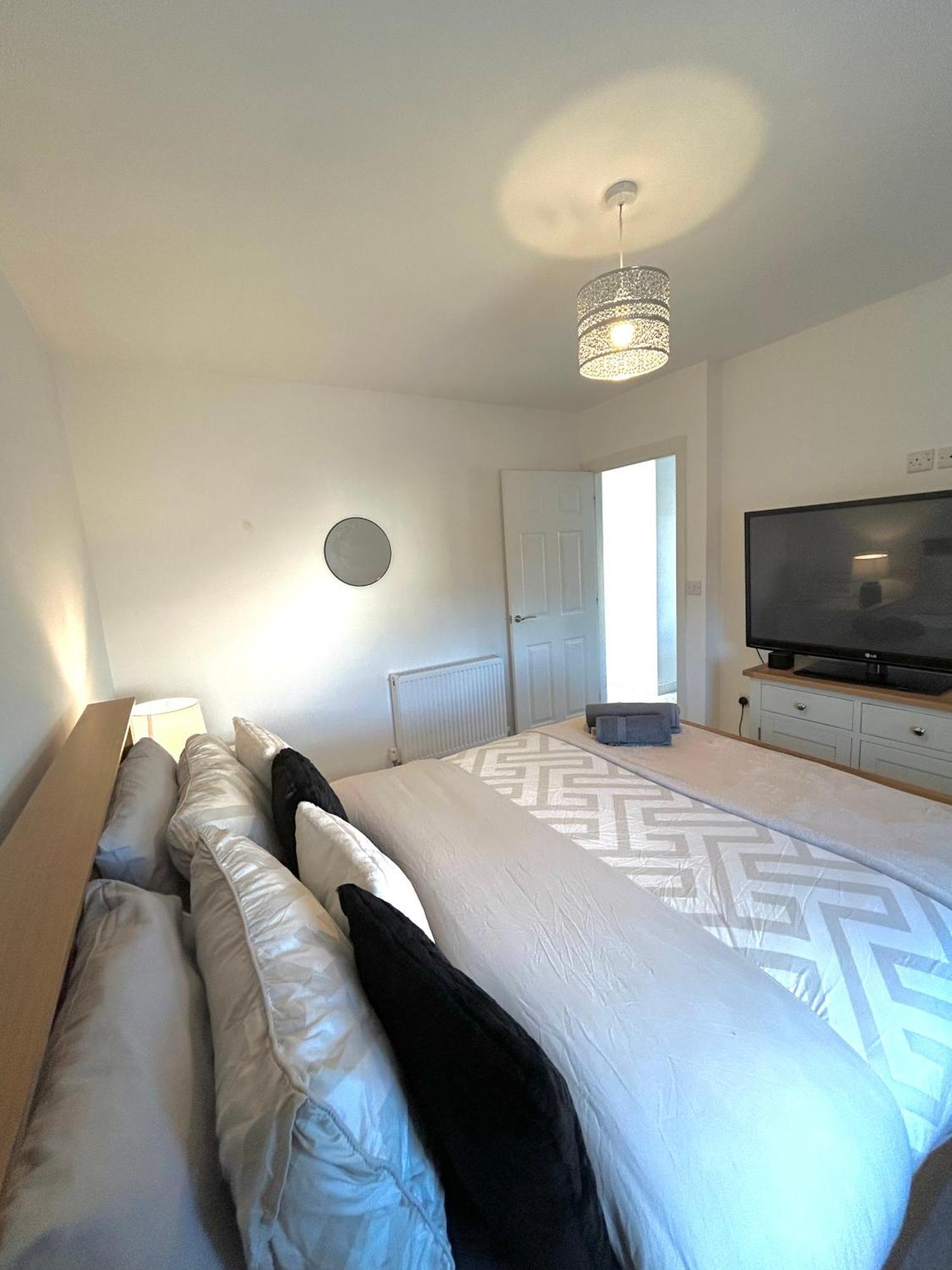 Luxury Countryside Stay - Waters Upton, Telford Bagian luar foto