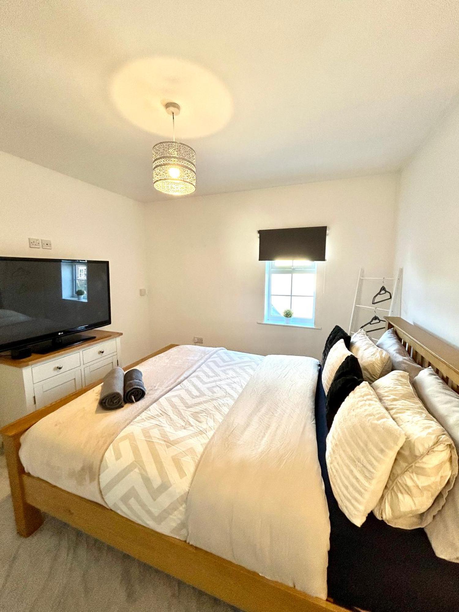 Luxury Countryside Stay - Waters Upton, Telford Bagian luar foto